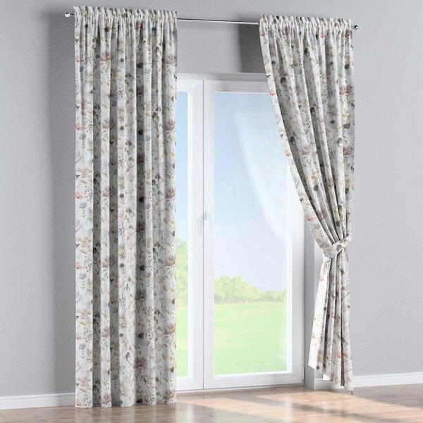 Slot and frill curtain