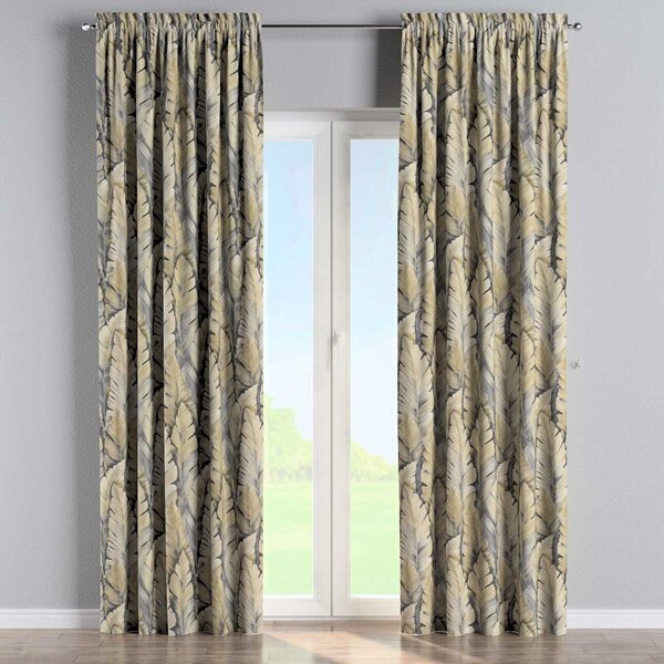 Slot and frill curtain