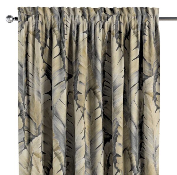 Slot and frill curtain