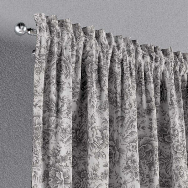 Slot and frill curtain