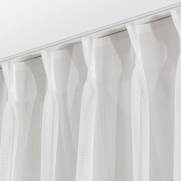 Net curtain with double pinch pleat
