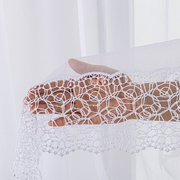 Net curtain with double pinch pleat