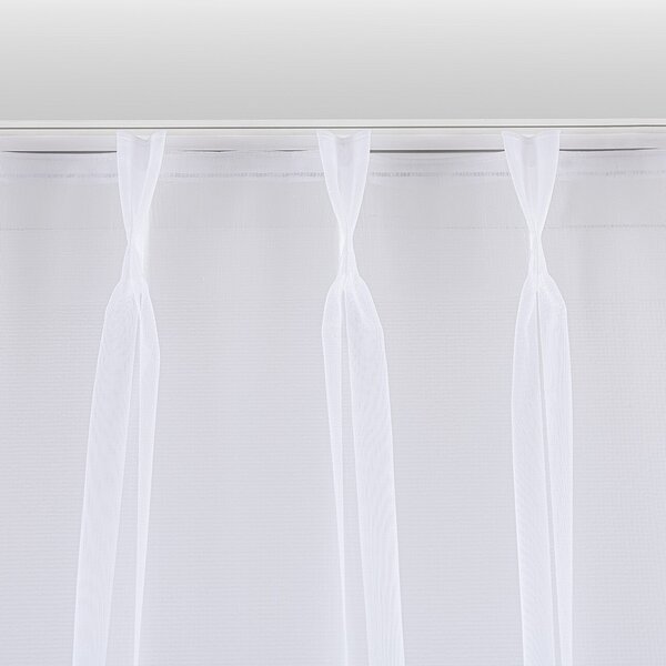 Net curtain with double pinch pleat