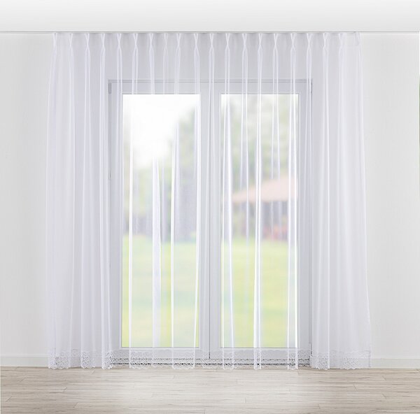 Net curtain with double pinch pleat