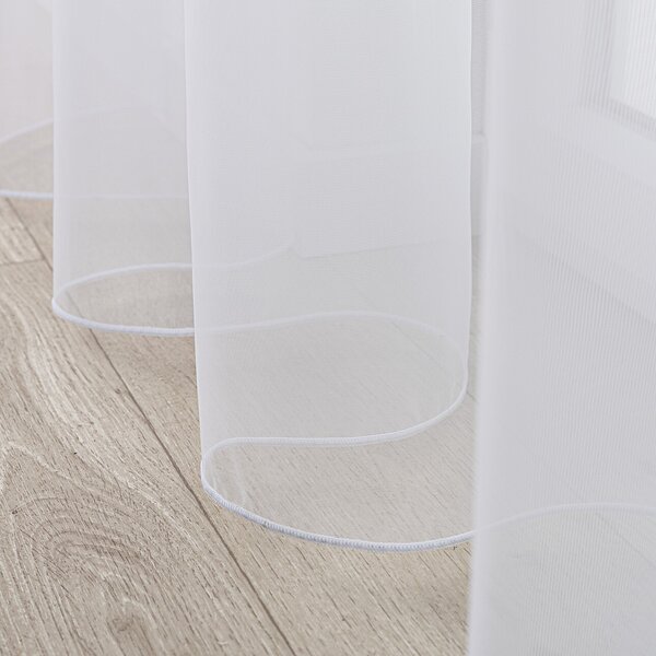 Net curtain with double pinch pleat