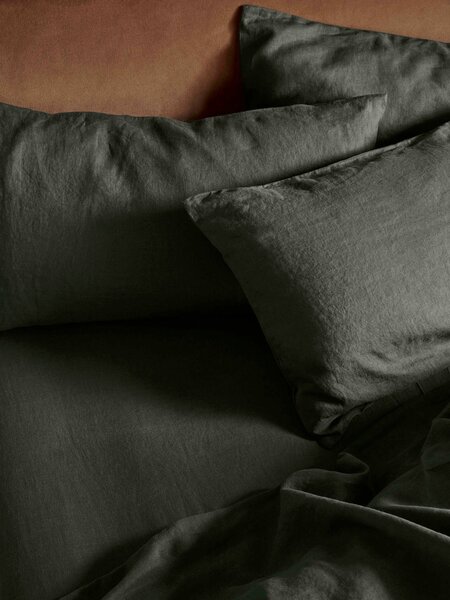 Fern Green Linen Blend Fitted Sheet | Super King | Piglet in Bed