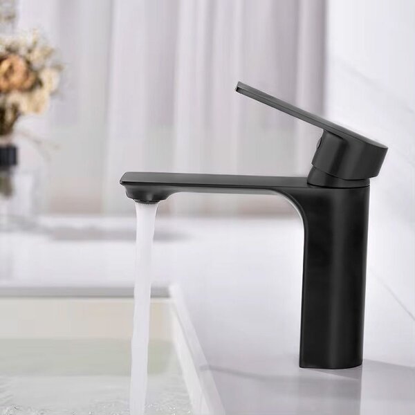 Bathroom faucet REA Urban Black Low