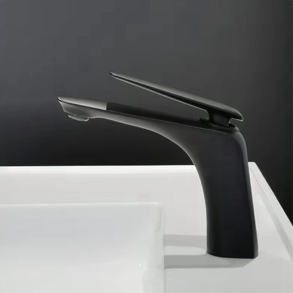 Bathroom faucet Rea Jager Black low