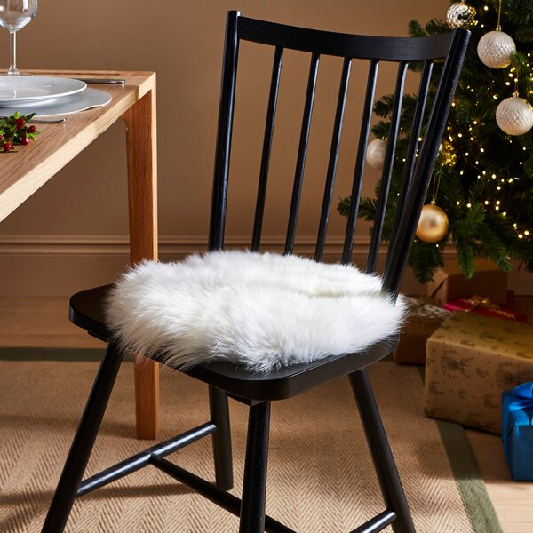 Round Sheepskin Seat Pad Ivory