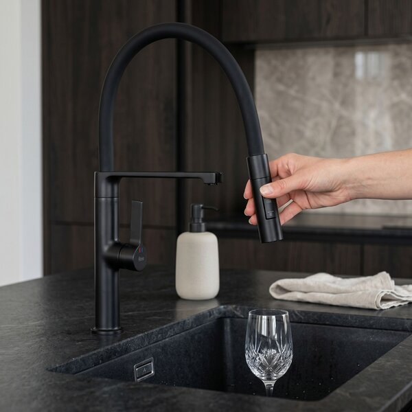 Kitchen faucet REA Lago Black