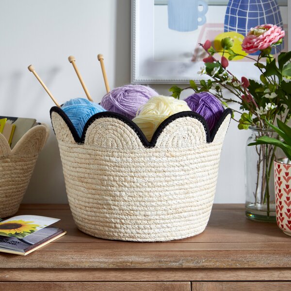 Medium Scalloped Maize Basket Black