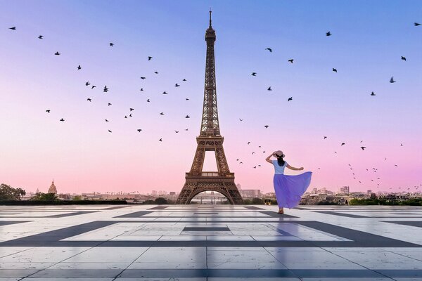 Photography Good Morning Eiffel, Kenneth Zeng, (40 x 26.7 cm)
