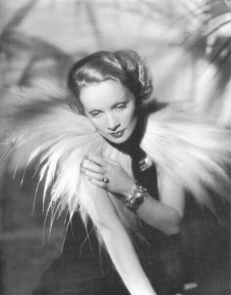 Photography Marlene Dietrich In The 30'S, (30 x 40 cm)