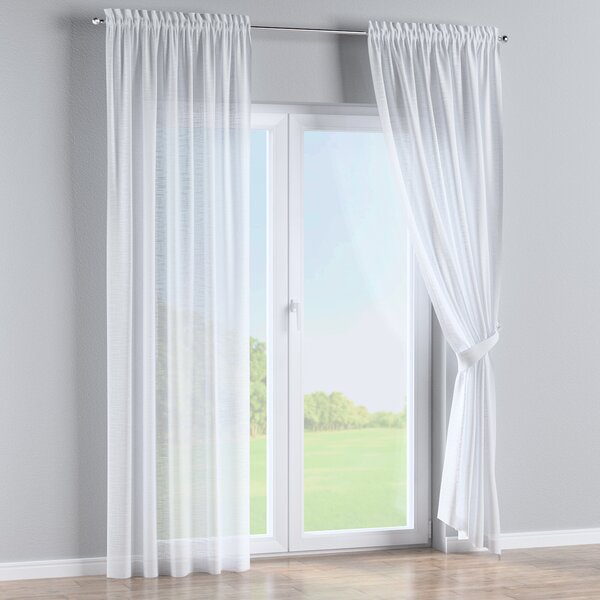 Slot and frill curtain