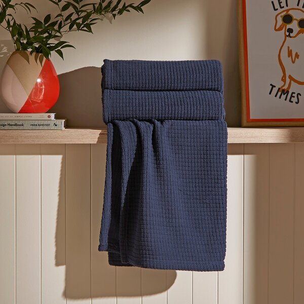 Mini Grid Fleece Throw 130cm x 180cm Navy (Blue)