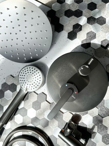 Shower system Rea Ontario Gun Grey + BOX