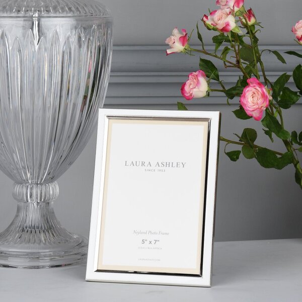 Laura Ashley LA3756186-Q Neyland Photo Frame In White Finish 5 x 7"
