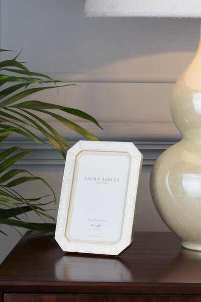 Laura Ashley LA3756176-Q Wren Photo Frame In Polished Silver Glitter Finish 4 x 6"