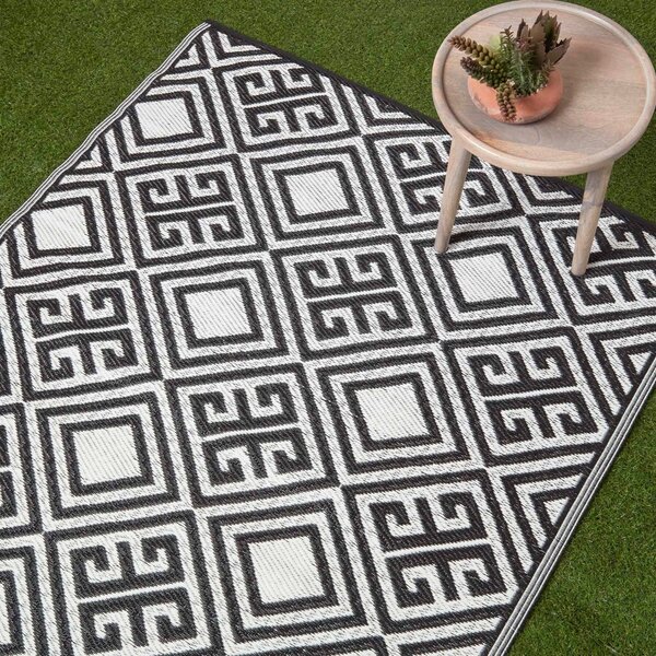 Homescapes Black and White Geometric Reversible Outdoor Garden Rug