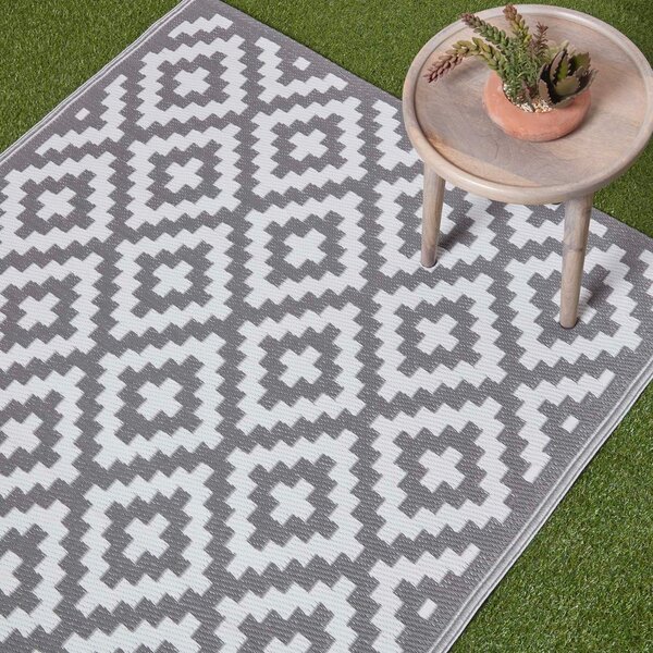 Homescapes Waterproof White/Grey Outdoor Rug Geometric 120 x 180 cm