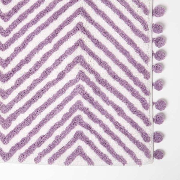 Homescapes Lilac Bath Mat Zig Zag with Pom Pom Edges 50 x 80 cm