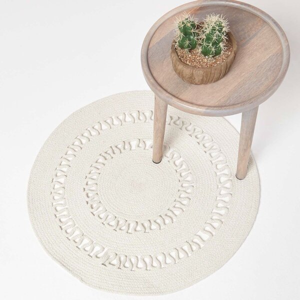 HOMESCAPES Natural Crochet Braided Rug 70cm Round