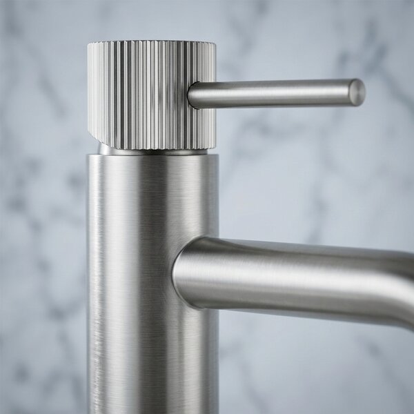 Bathroom faucet Rea Lungo Stripe Brush Nickel