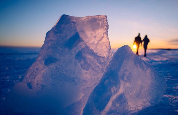 Photography Couple walking behind blocks of ice, Miemo Penttinen - miemo.net