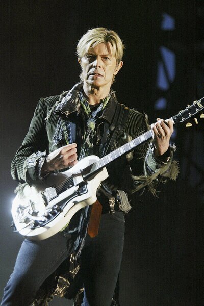 Photography David Bowie performs, Jo Hale