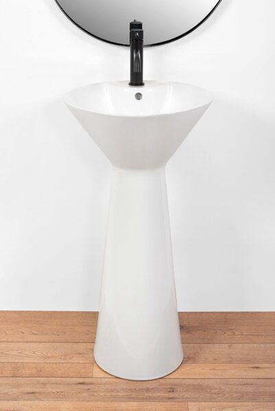 Freestanding ceramic basin River