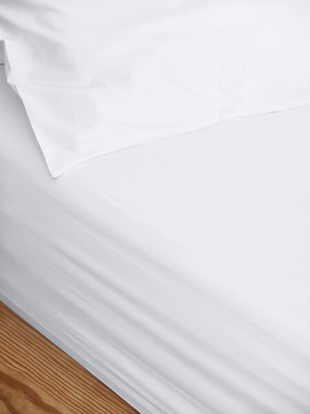 White Washed Cotton Percale Fitted Sheet | Super King | Piglet in Bed
