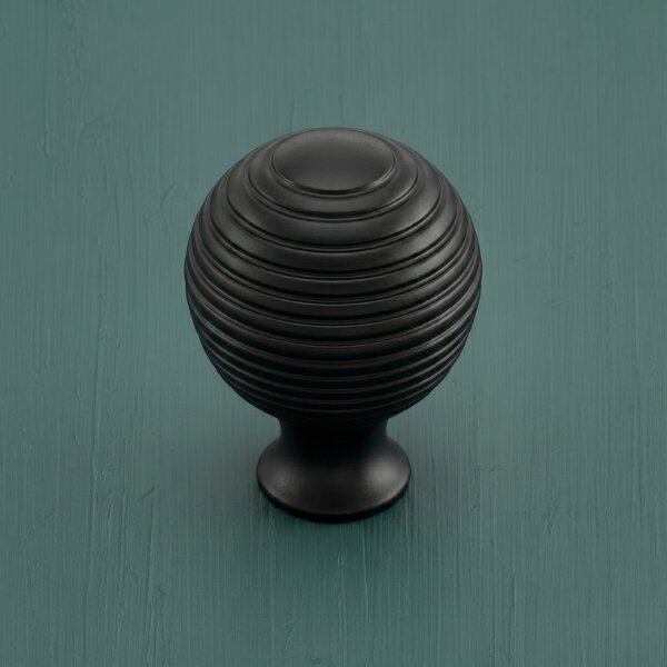 Queen Anne Fluted Beehive Furniture Knobs