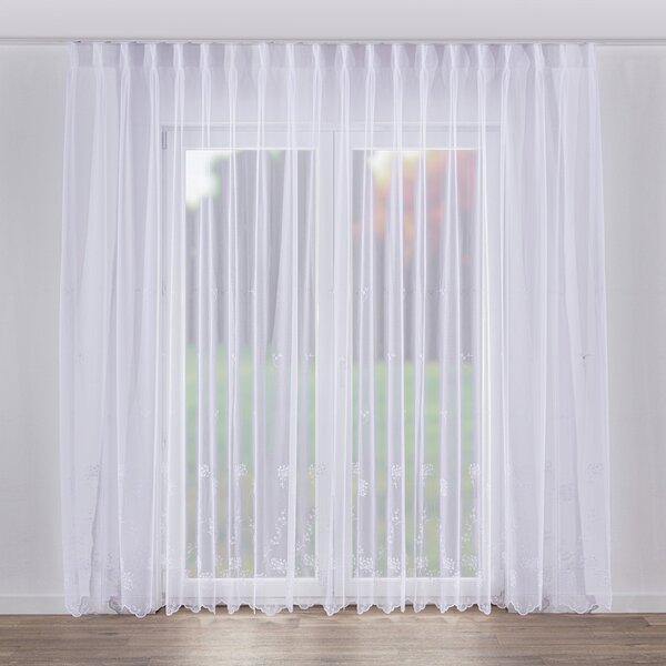 Net curtain with double pinch pleat