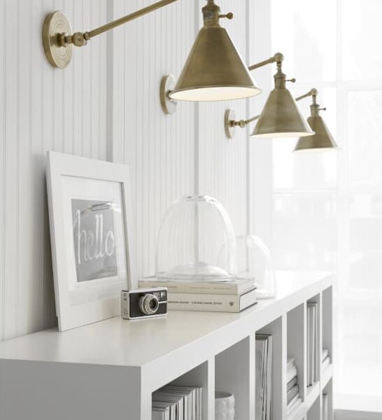 Boston Wall Light Brass, Wall Light, Hand-Rubbed Antique Brass - Andrew Martin