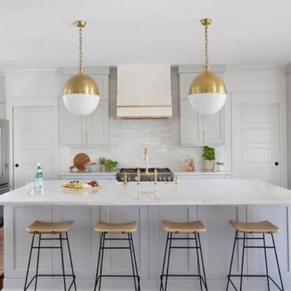 Hicks Pendant Brass, Pendant Light, Large, Hand-Rubbed Antique Brass - Andrew Martin