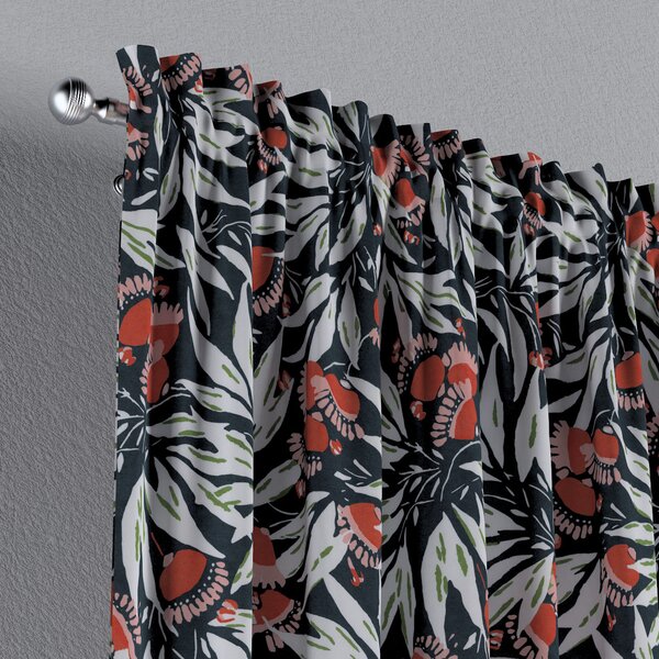 Slot and frill curtain