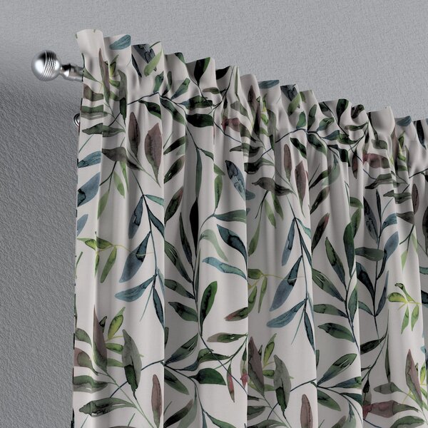 Slot and frill curtain