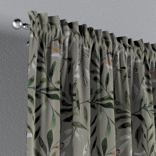 Slot and frill curtain
