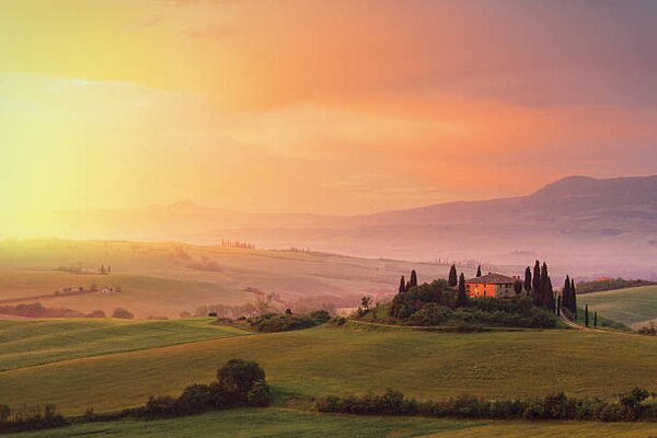 Photography Farm in Tuscany at dawn, mammuth